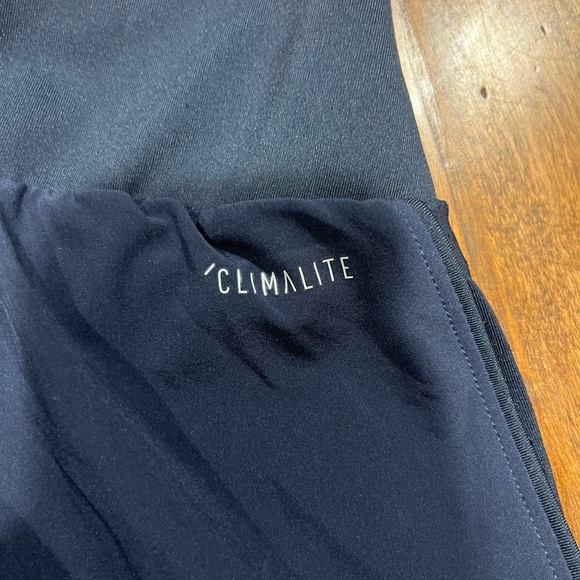 Adidas women’s Climalite running shorts with liner, size M, navy - Picture 4 of 6